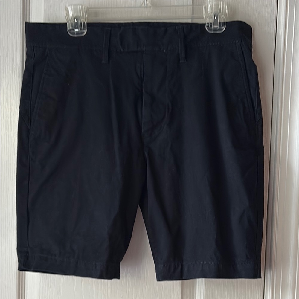 Mens Like New  Black Flat Front Shorts